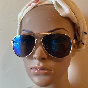 New Aviator Sunglasses elegant and light